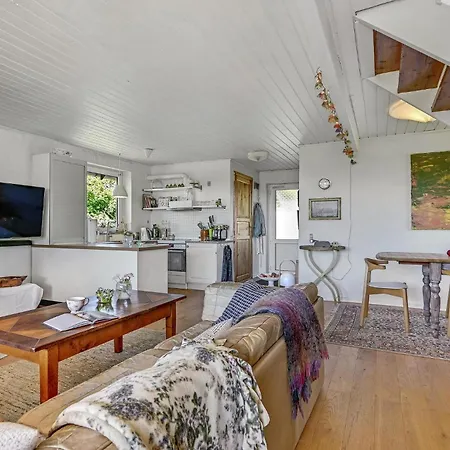 Ferienhaus 2 Bedroom Cozy In