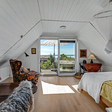 2 Bedroom Cozy In