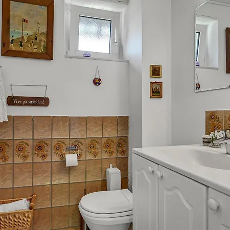 2 Bedroom Cozy In Ferienhaus