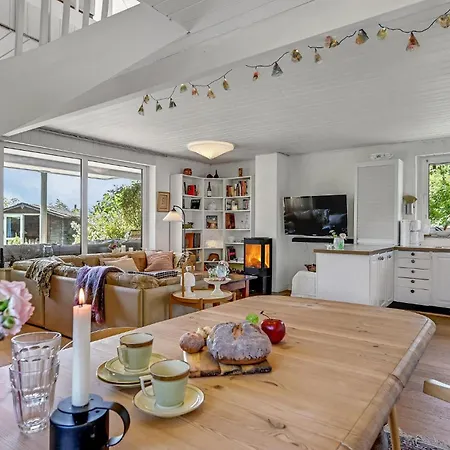 2 Bedroom Cozy In * Ega