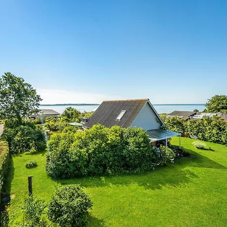 2 Bedroom Cozy In Ferienhaus