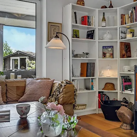 Ferienhaus 2 Bedroom Cozy In *