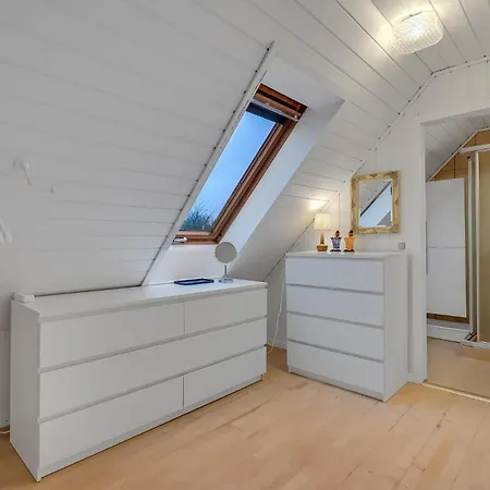 Ferienhaus 2 Bedroom Cozy In