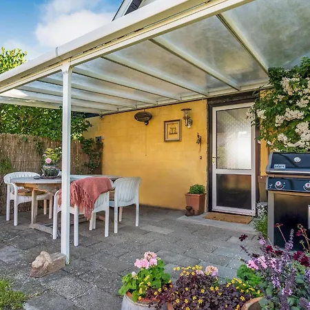 Ferienhaus 2 Bedroom Cozy In *